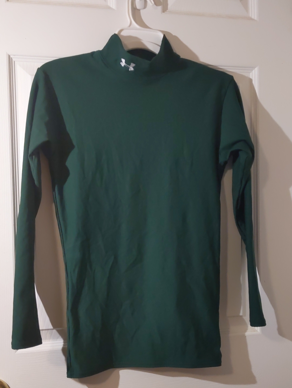 Under armour Green Boys Size Medium Cold Gear Size Meduim